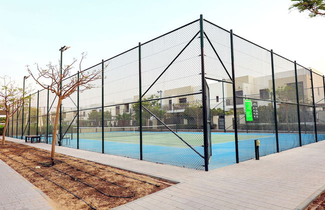 Luxury 4B and maid's with private garden - Photo 12