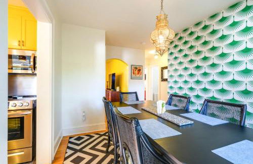 Colorful Roanoke Vacation Rental with Hot Tub! - Foto 8