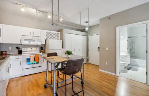 CozySuites Mill District with pool, gym #11 - Foto 8