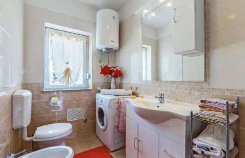 1 Bedroom Stunning Apartment In Labin - Foto 20