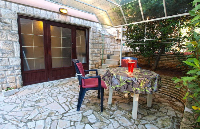 Apartment 845 - Photo 6