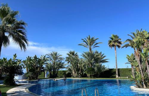 Ático 1ª línea con salida a playa - Foto 14