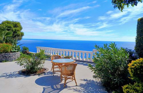 Private Oceanfront Cottage with 180 degree Sea View, 100 m Terrace - Foto 1