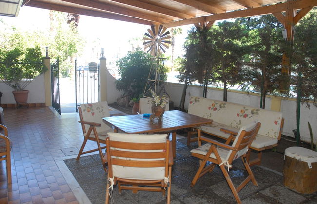 Takis Hotel - Photo 55