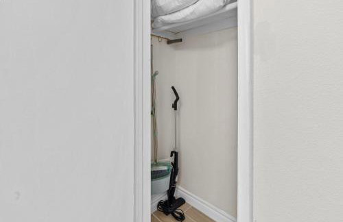 20 percent OFF Fully Furnished 2BR in Prime Tustin - Foto 17