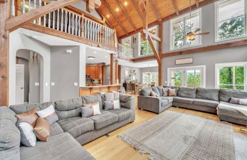 The Retreat at Wildwood - Hot Tub Theater & Deck - Foto 7