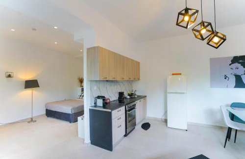 Moschato modern cozy apartment with private yard - Foto 9