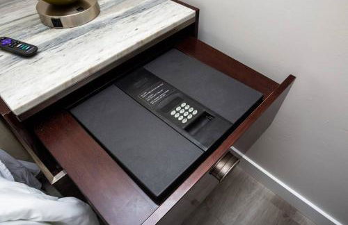 Comfy Studio with Cali King Size Mattress - Foto 16