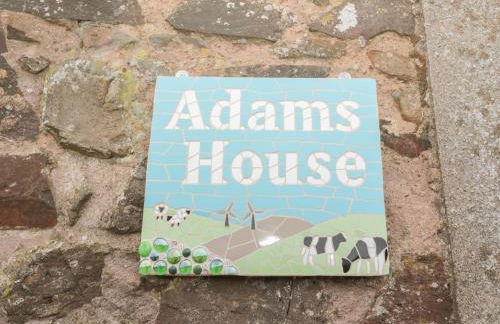 Adams House - Photo 3