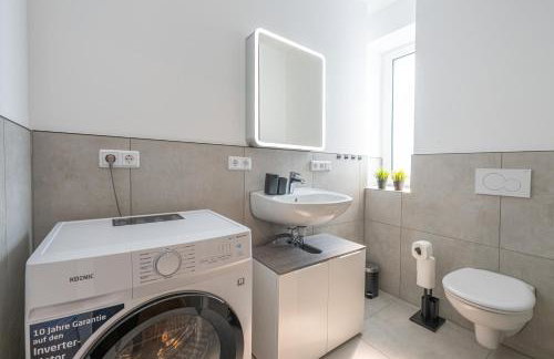 Skipper's Deck - Stilvoll und zentral nahe Hafen und Deich, inkl Parken, 2 Arbeitsplätze, Wlan, voll ausgestattete Küche - Foto 12