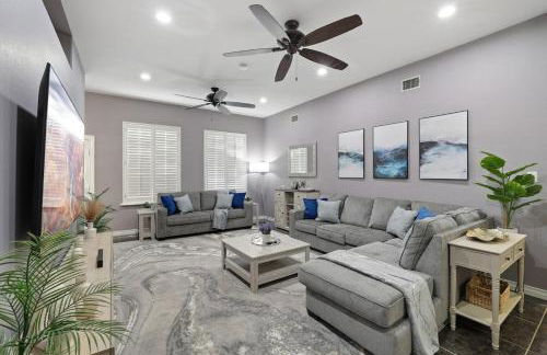 Relaxing Family Retreat With Private Pool, Grill & Game Room - Foto 1