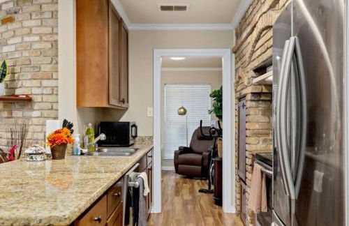 Yellow Stone: Chef's Kitchen, Patio & Location - Foto 22