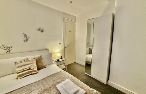 Superb Duplex in North London with reserved parking - Photo 52