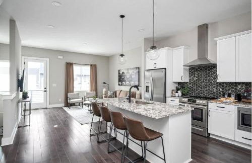 New Nashville Home - Rooftop Views - Hot Tub - Photo 3