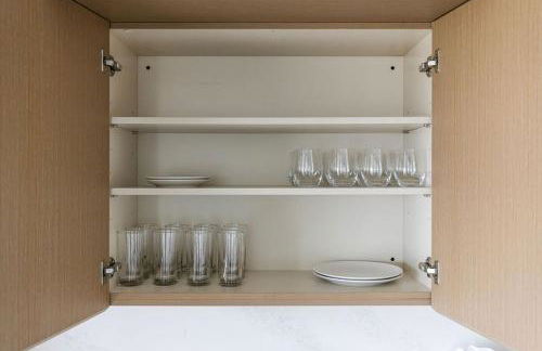 Luxury Downtown King Bed, Rooftop Pool - Photo 5