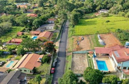 Chácara em Guararema linda, espaçosa e aconchegante - Foto 2