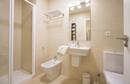 Murallas de Sevilla Apartamento con garaje 4 pax - Foto 22
