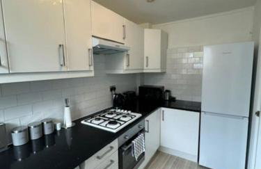 Stylish London Stay 2-Bedroom Duplex Sleeps 6 - Foto 33