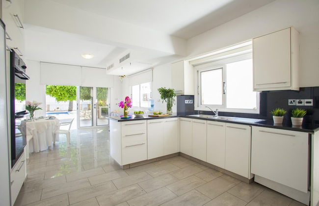 Sunset Beachfront Villa Meneou - Foto 21