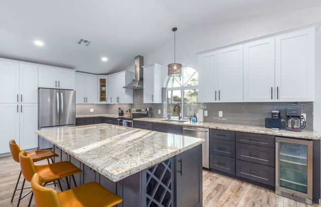 Modern Mesa Oasis Free Heated Pool Al-fresco Living - Photo 4