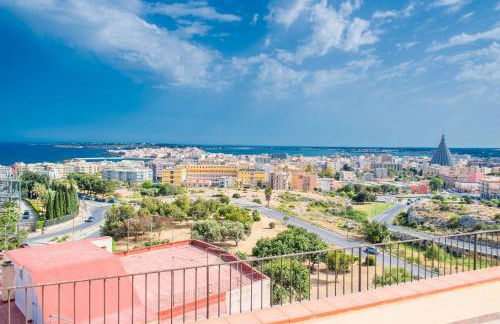 GuestHost - La Terrazza di Siracusa - Roomy and Bright Flat - Foto 53