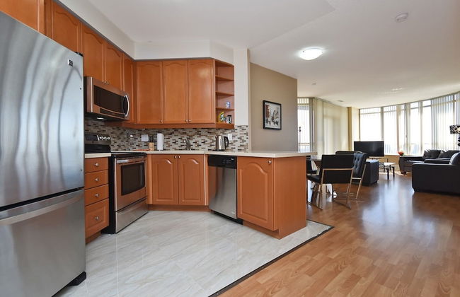 NAPA Furnished Suites Square One - Photo 9