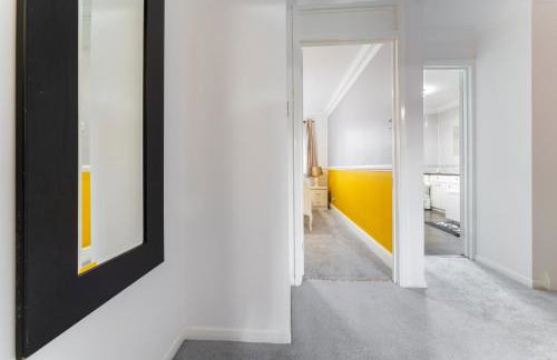 Purley House-Sleeps 8-Near Gatwick-Games Room - Foto 47