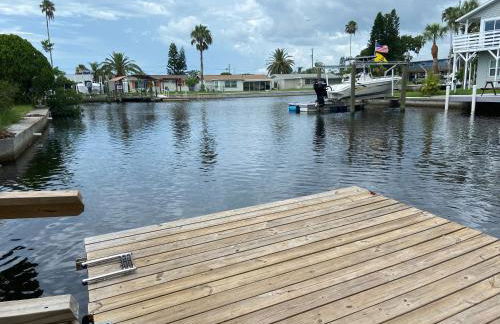 Gorgeous Seaside Seashell Cottage! - Photo 4