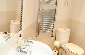 Beautiful cozy 3 bedroom 2 bathroom apartment - Foto 28