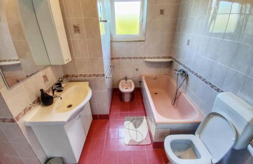 House Rose with Garden and Pool - Foto 27