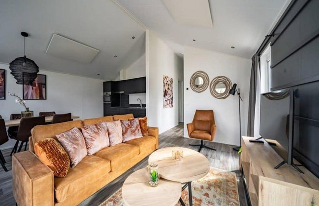 Waterfront Chalet for 6 in Kampen - Photo 6