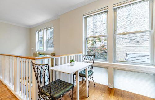 Windy City Getaway - 3BR 2BA Chicago Townhouse home - Photo 8