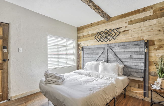 Quest Rest - Unit 3 - Photo 2