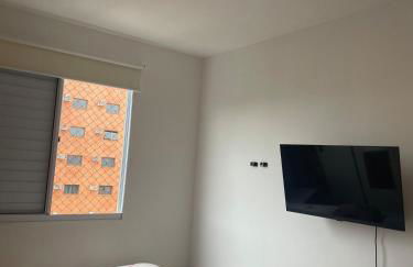 Quarto com cama de casal bem aconchegante - Foto 12