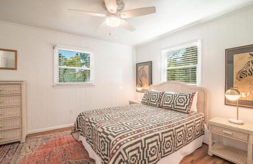 Cozy Beach House Steps from the Shore: 4 Bedroom - Foto 14