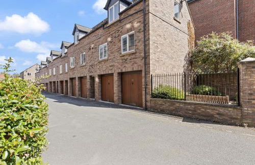 Pass the Keys Tannery Mews - Stunning Central 2-Bed with Parking - Foto 25