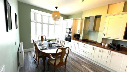 Smugglers - Sea Front - Parking - Sea Views - Balcony - 2 luxury kingsize beds - Foto 5