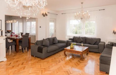 Beautiful Home In Dugo Selo With Wifi - Foto 5