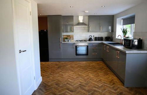 The Coach House at Wenvoe Manor, Cardiff - Photo 9