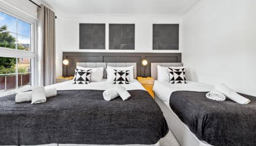 Cosy 4BR Group Home Sleeps 9 Book Now! - Foto 2, towels