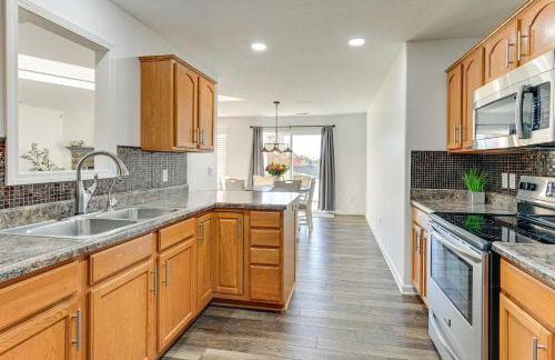 Private Yard and Pond Views Fort Wayne Family Home! - Foto 9