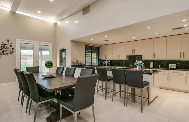 Luxe 4 Bdrm W/pool and Spa on Golf Course Lot! - Foto 14