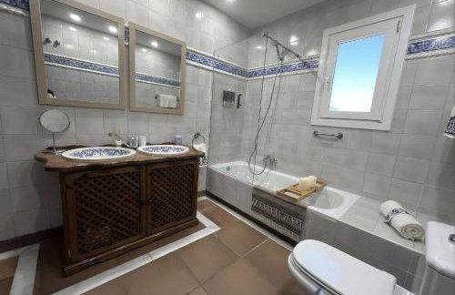 Villa Brisa Beach with Grill & Pool - malaga - seaview - 15 min malaga center - Foto 23