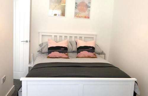 Rhondda Valleys with Breathtaking Riverside Views - Foto 17