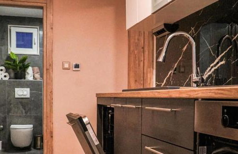 Cozy Home In Postira With Wifi - Photo 26