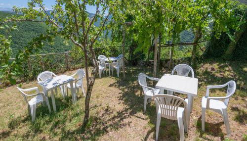 Holiday Home in Sellano with Pool & Sun Terrace - Foto 5, Garden