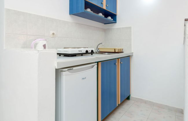 Andreas Studio Perissa in Santorini - Photo 4