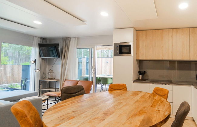 Chalet With air Conditioning on a Holiday Park - Foto 7