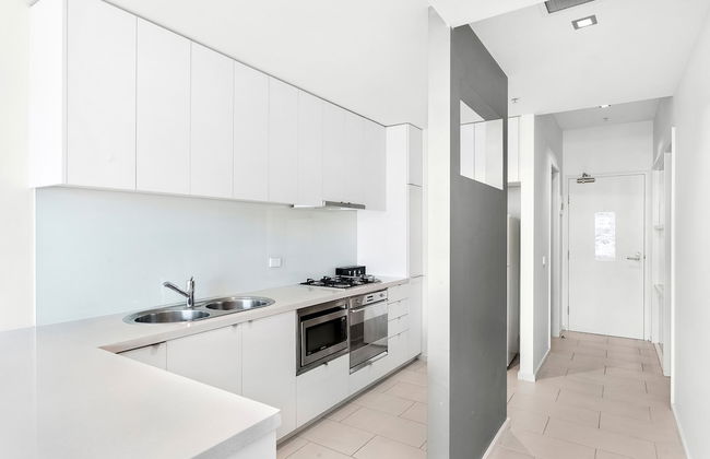 Waterfront Melbourne Apartments - Photo 35