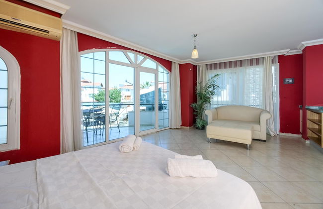 Seahorse Deluxe Hotel - Photo 18